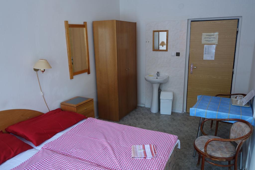 Hotel Sklarna Harrachov Phòng bức ảnh